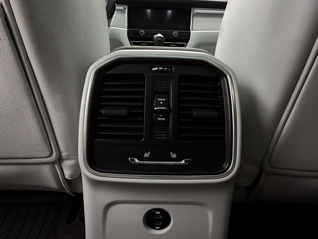 2024 Porsche Macan S AWD in Laval, Quebec - 28 - w1024h768px