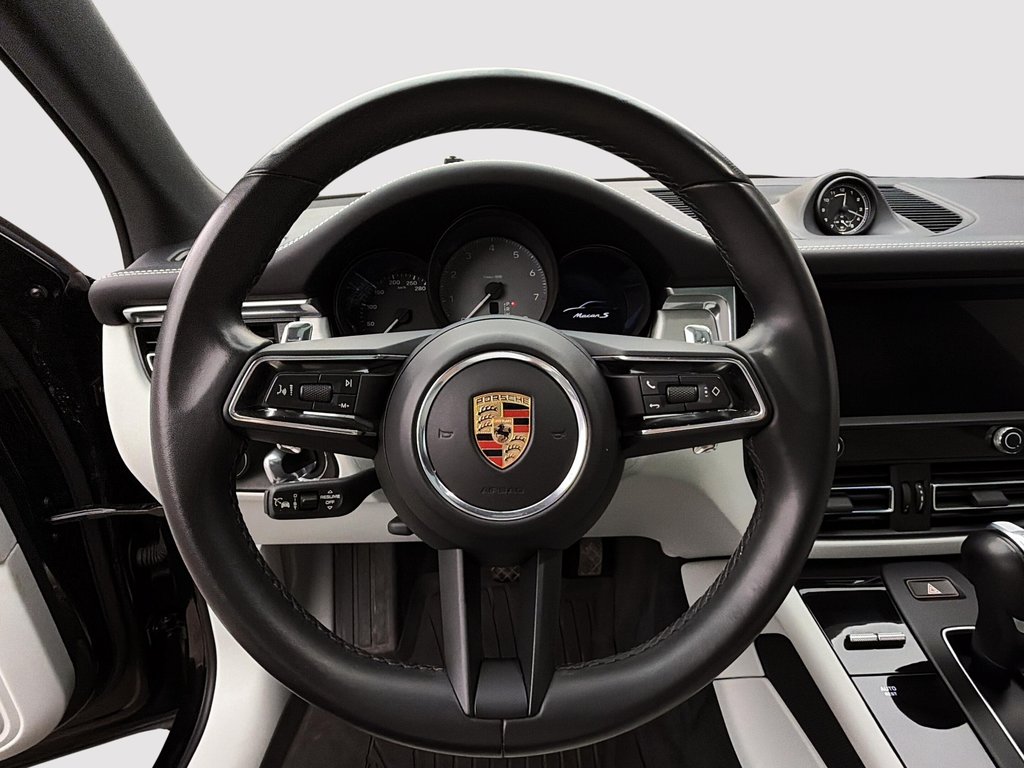 2024 Porsche Macan S AWD in Laval, Quebec - 17 - w1024h768px