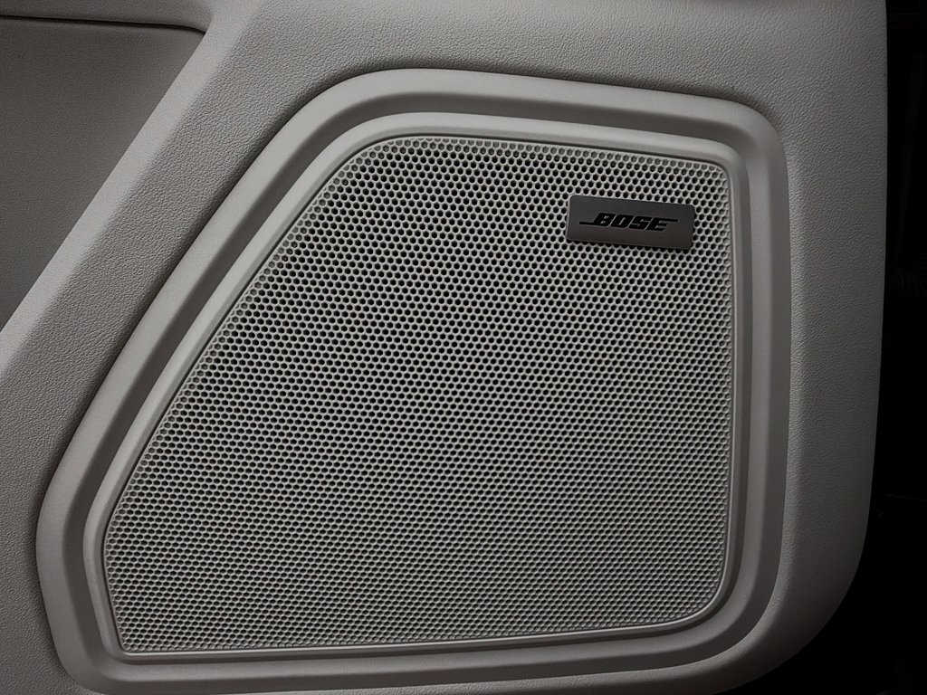 2024 Porsche Macan S AWD in Laval, Quebec - 32 - w1024h768px