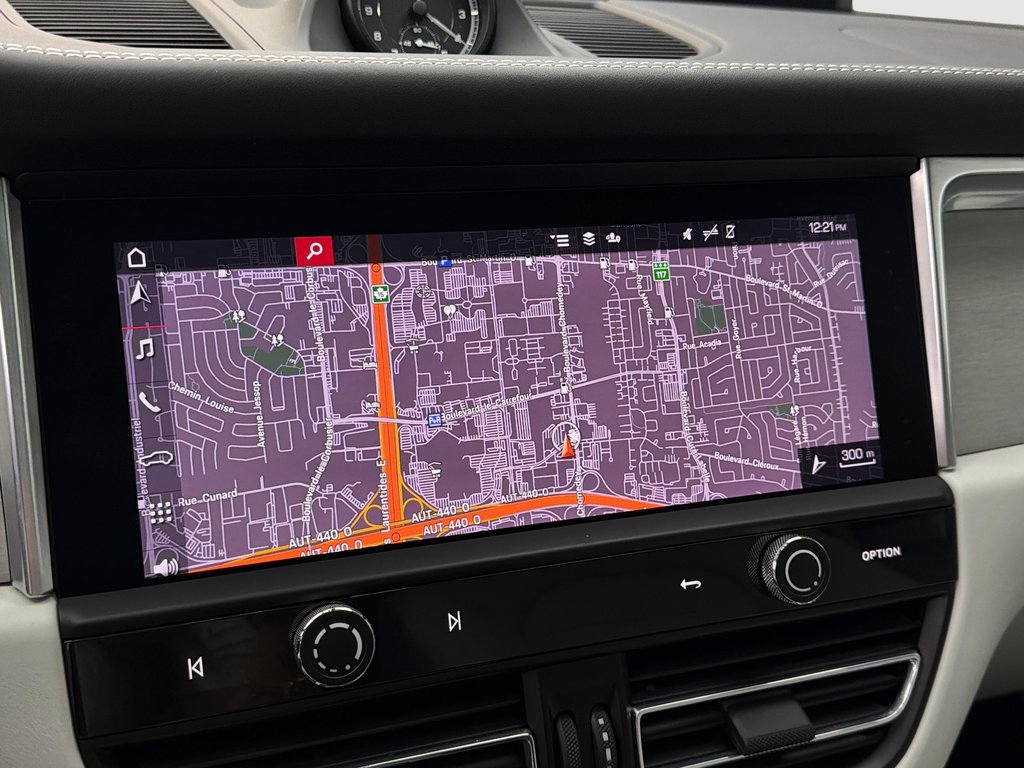 2024 Porsche Macan S AWD in Laval, Quebec - 23 - w1024h768px