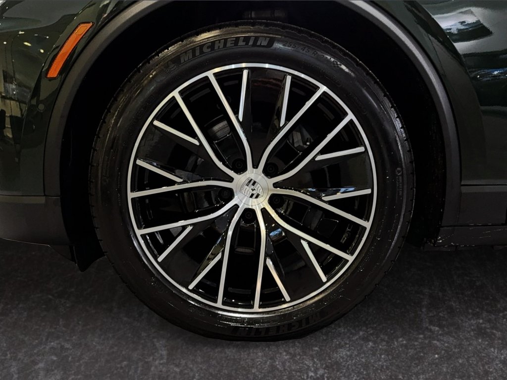 Porsche Macan Electric 4 AWD 2024 à Laval, Québec - 12 - w1024h768px