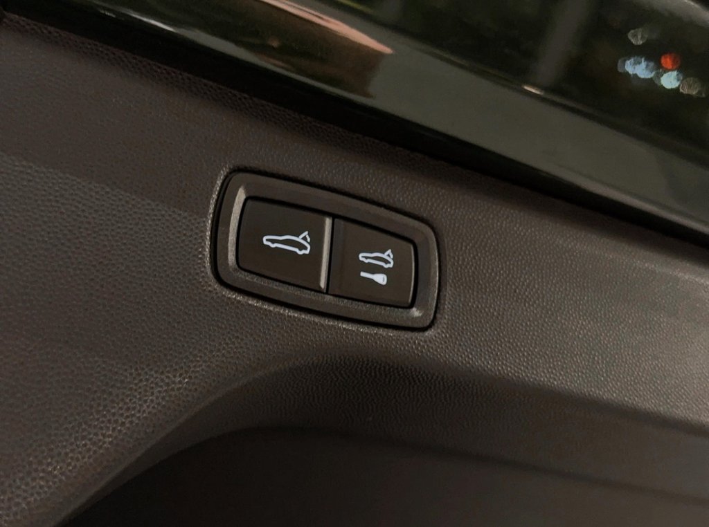 Porsche Macan Electric 4 AWD 2024 à Laval, Québec - 30 - w1024h768px