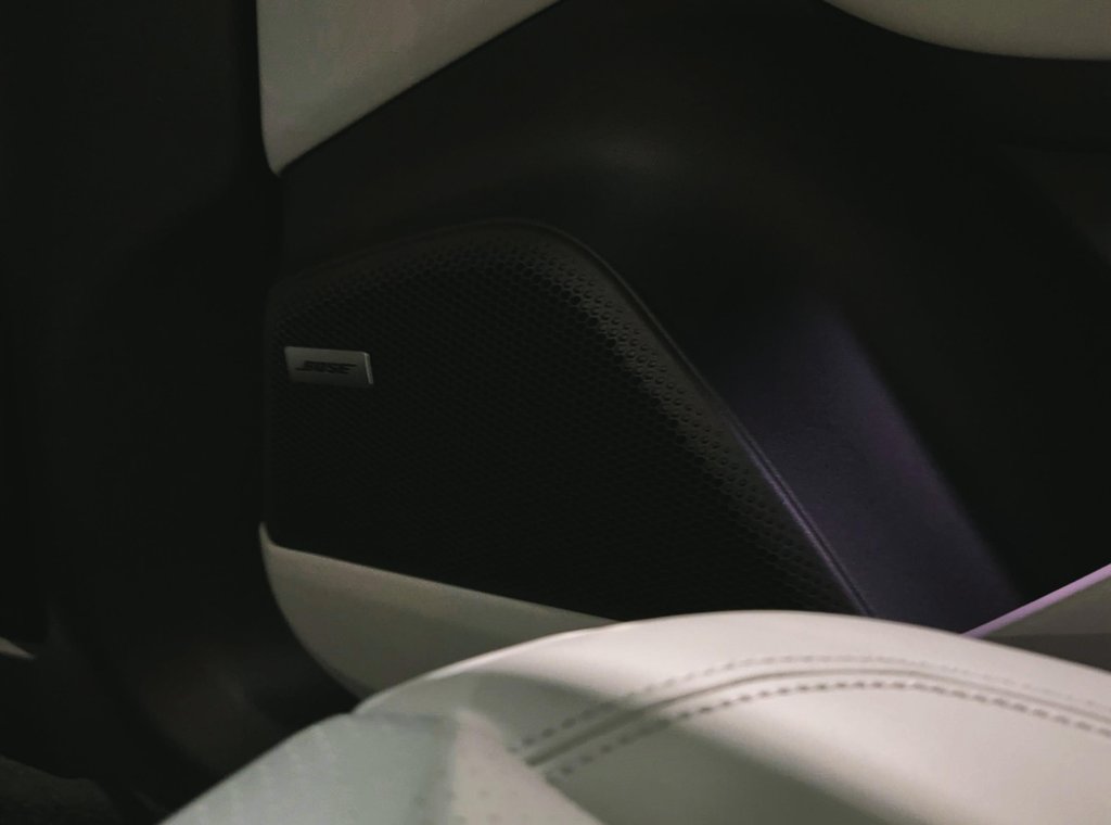 Porsche Macan Electric 4 AWD 2024 à Laval, Québec - 32 - w1024h768px