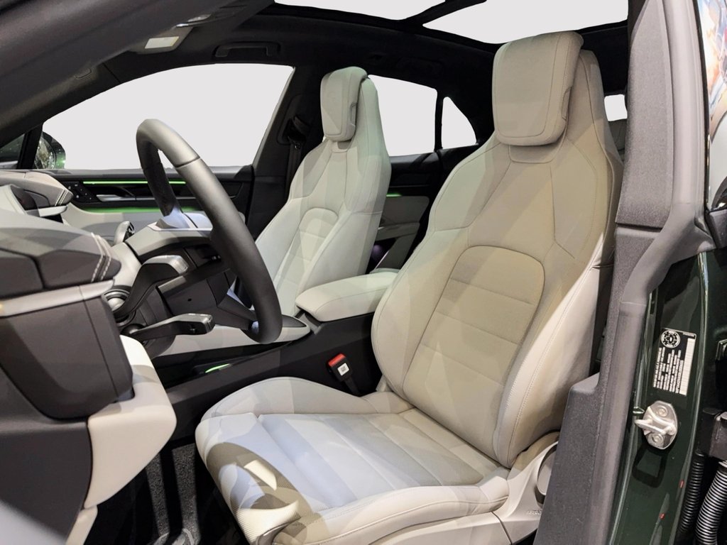 Porsche Macan Electric 4 AWD 2024 à Laval, Québec - 15 - w1024h768px