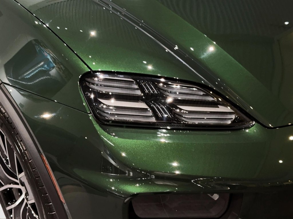 Porsche Macan Electric 4 AWD 2024 à Laval, Québec - 10 - w1024h768px