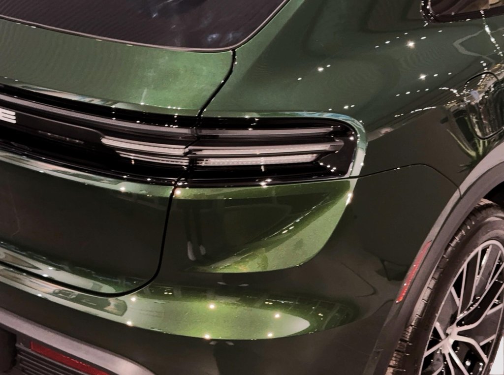 Porsche Macan Electric 4 AWD 2024 à Laval, Québec - 11 - w1024h768px