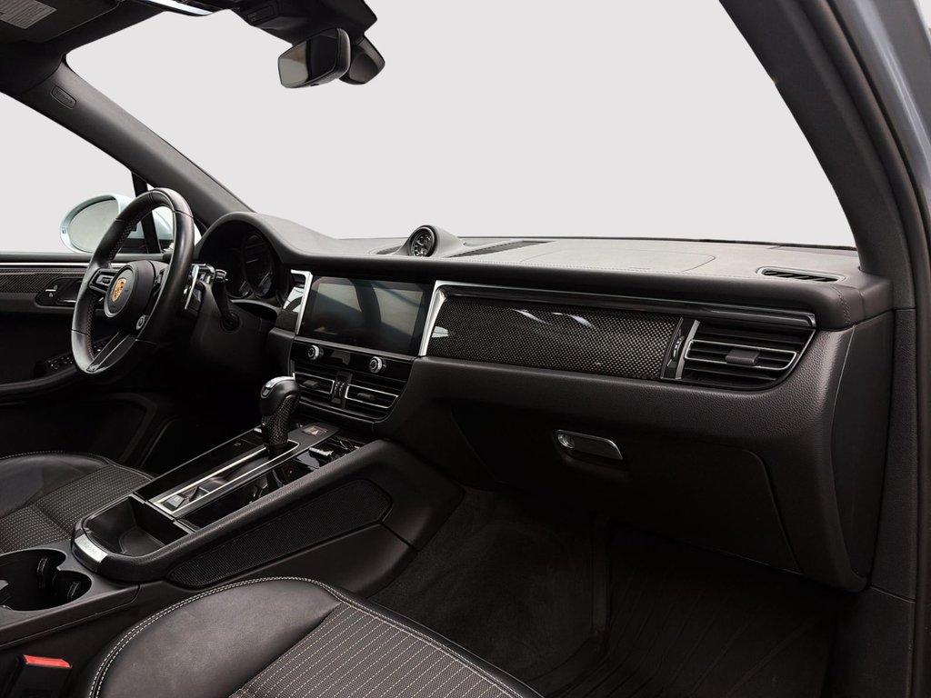 2024 Porsche Macan in Laval, Quebec - 25 - w1024h768px