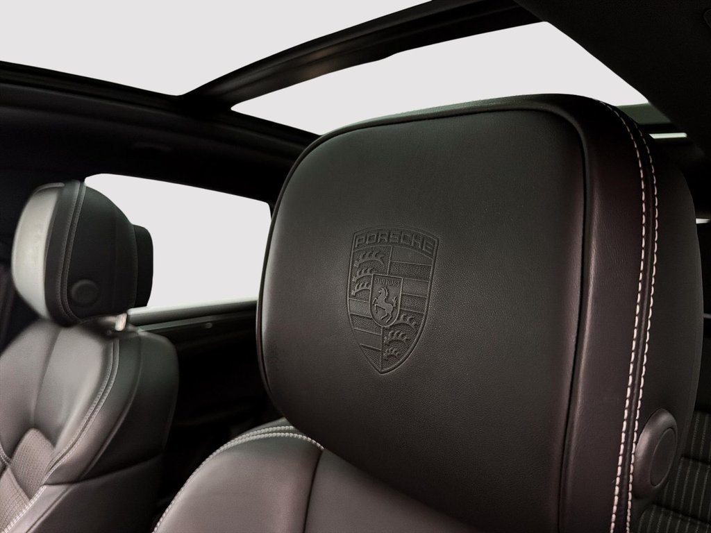2024 Porsche Macan in Laval, Quebec - 26 - w1024h768px