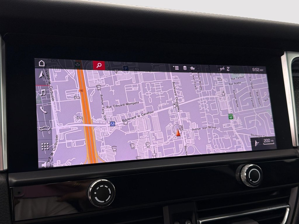 2024 Porsche Macan in Laval, Quebec - 24 - w1024h768px