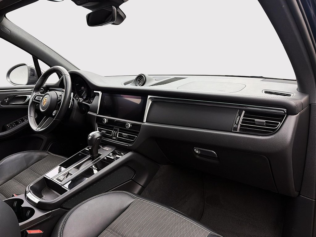 2024 Porsche Macan in Laval, Quebec - 26 - w1024h768px