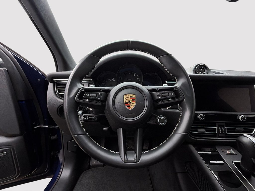 2024 Porsche Macan in Laval, Quebec - 15 - w1024h768px