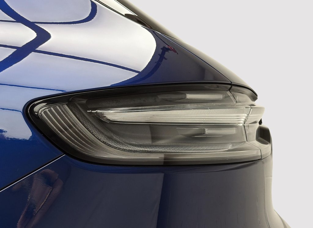 2024 Porsche Macan in Laval, Quebec - 10 - w1024h768px