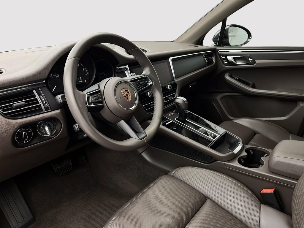 2024 Porsche Macan in Laval, Quebec - 12 - w1024h768px
