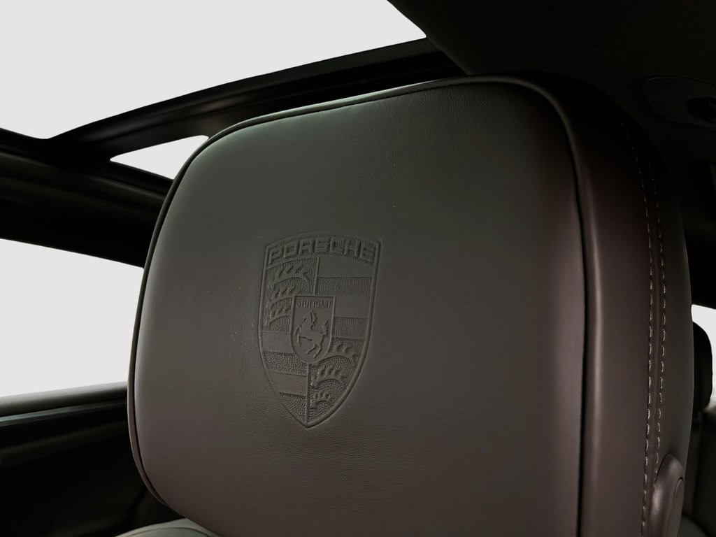 2024 Porsche Macan in Laval, Quebec - 23 - w1024h768px