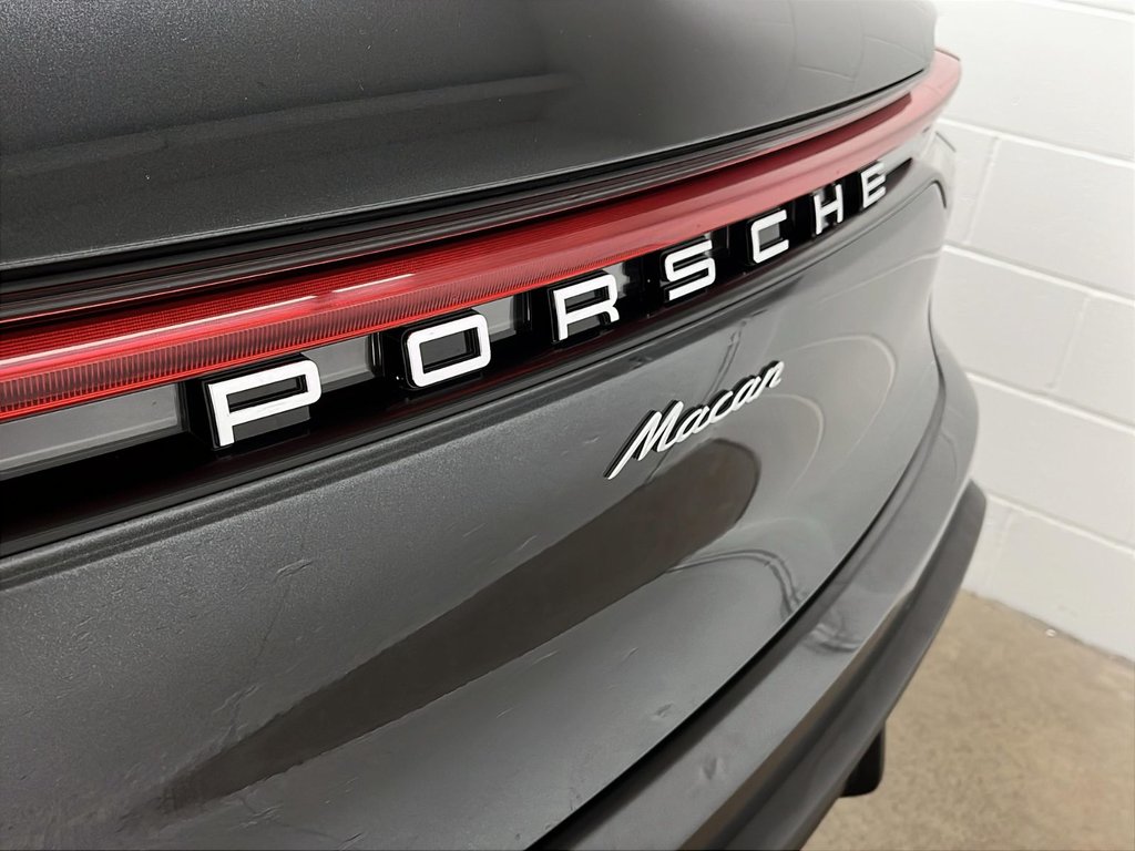 2024 Porsche Macan in Laval, Quebec - 7 - w1024h768px