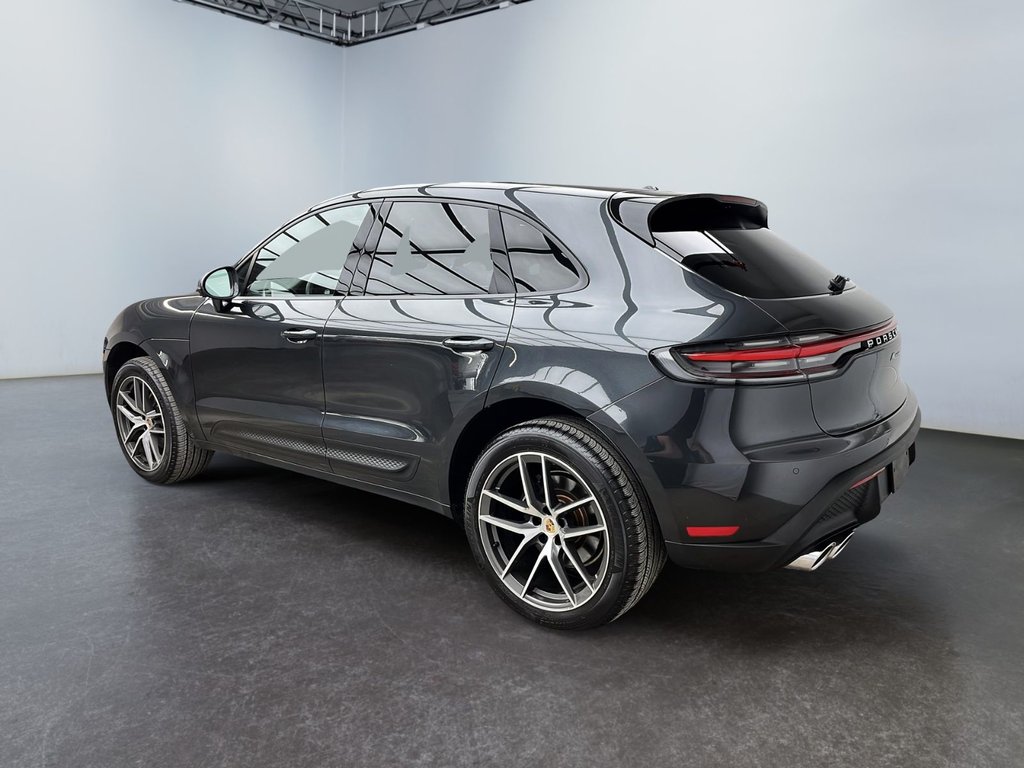 2024 Porsche Macan in Laval, Quebec - 3 - w1024h768px