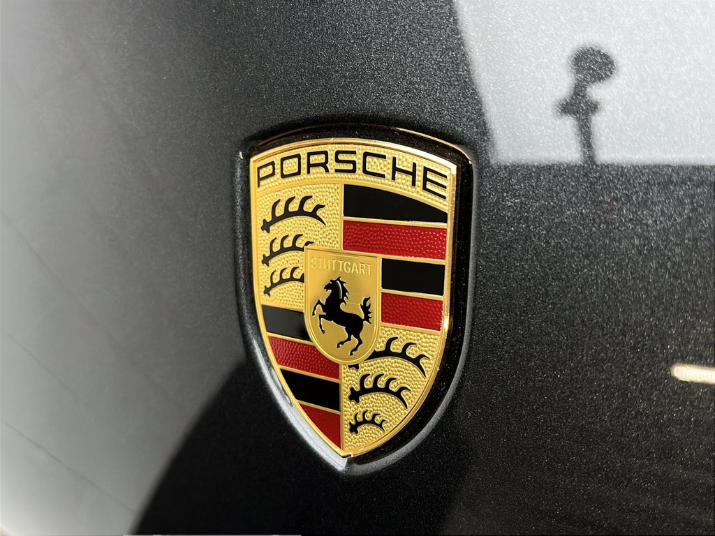 2024 Porsche Macan in Laval, Quebec - 6 - w1024h768px