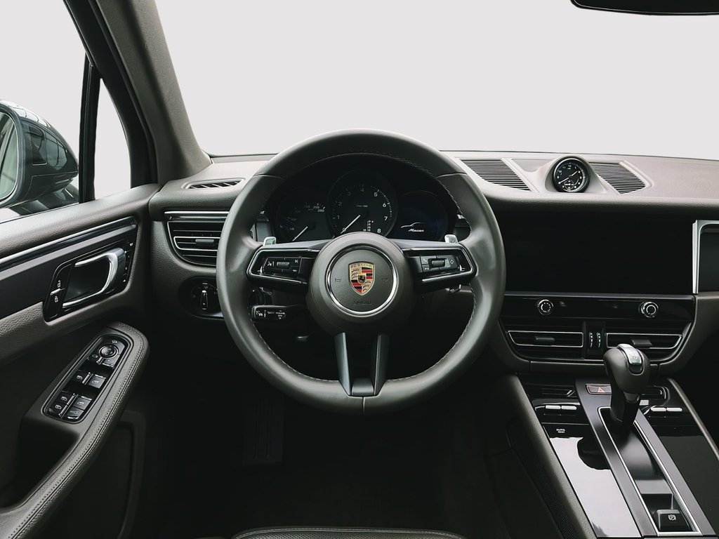 2024 Porsche Macan in Laval, Quebec - 14 - w1024h768px