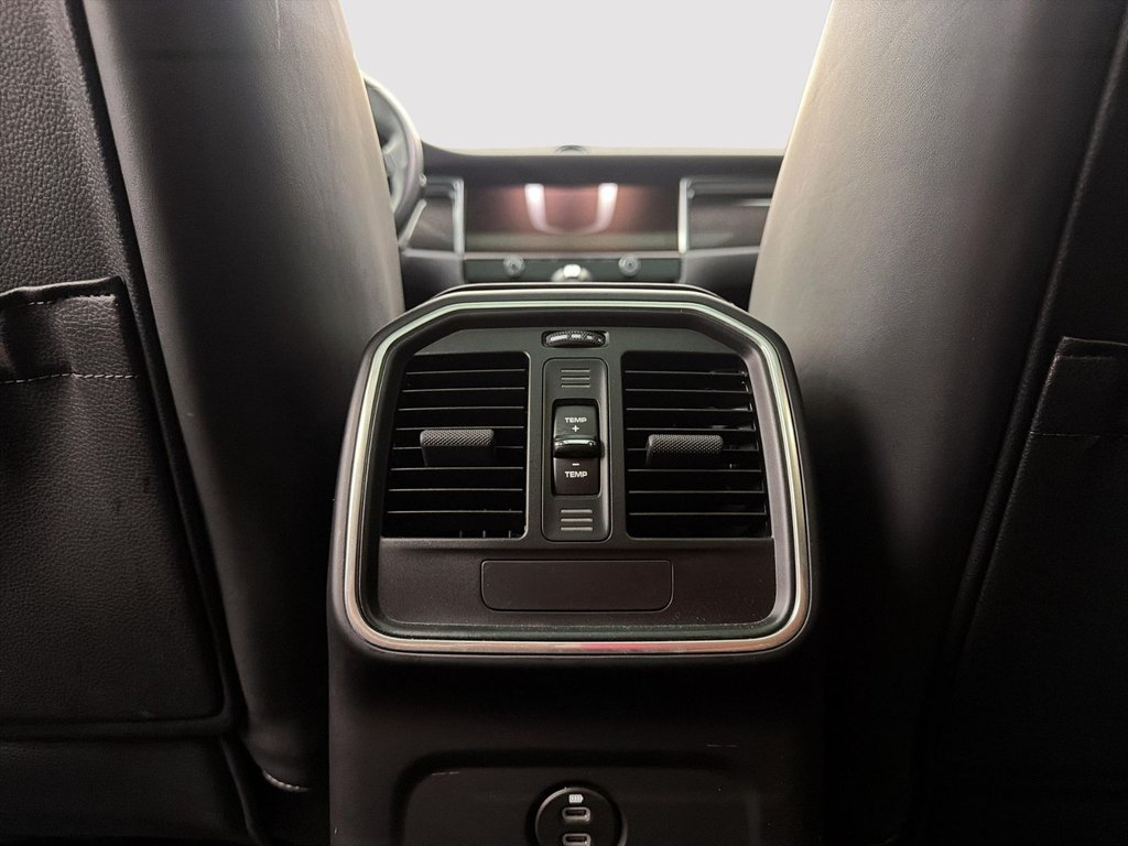 Porsche Macan  2024 à Laval, Québec - 29 - w1024h768px