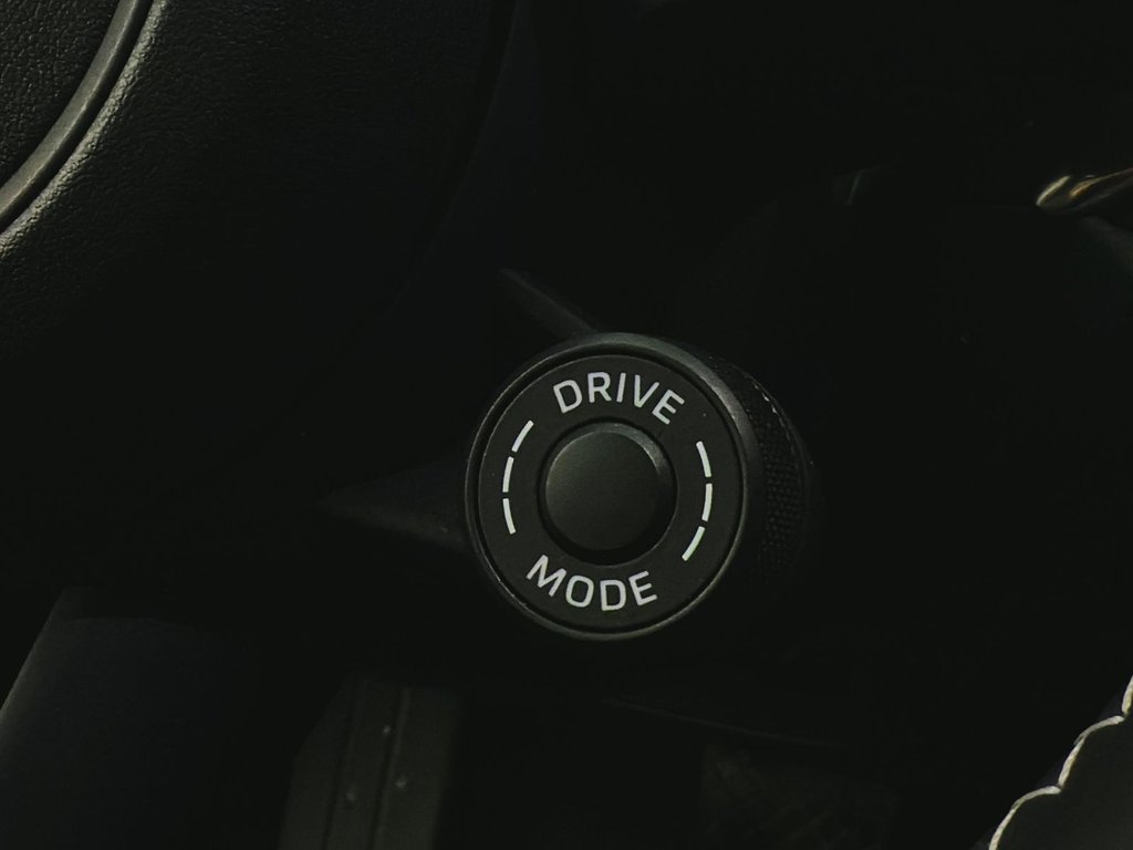 Porsche Macan  2024 à Laval, Québec - 17 - w1024h768px