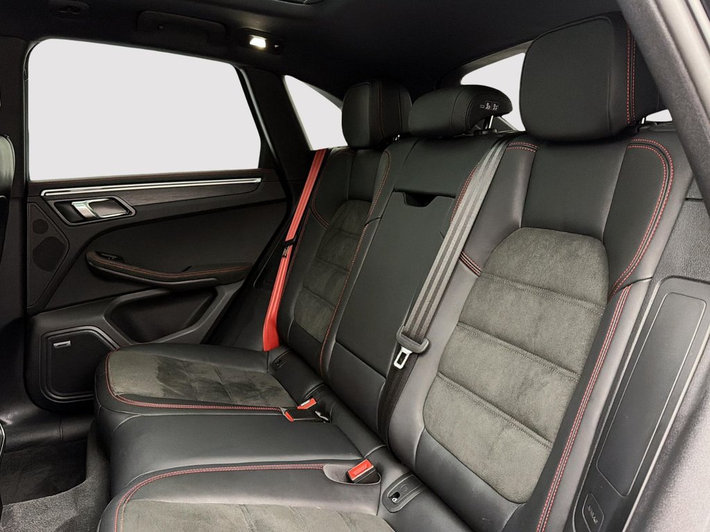 2024 Porsche Macan GTS in Laval, Quebec - 27 - w1024h768px