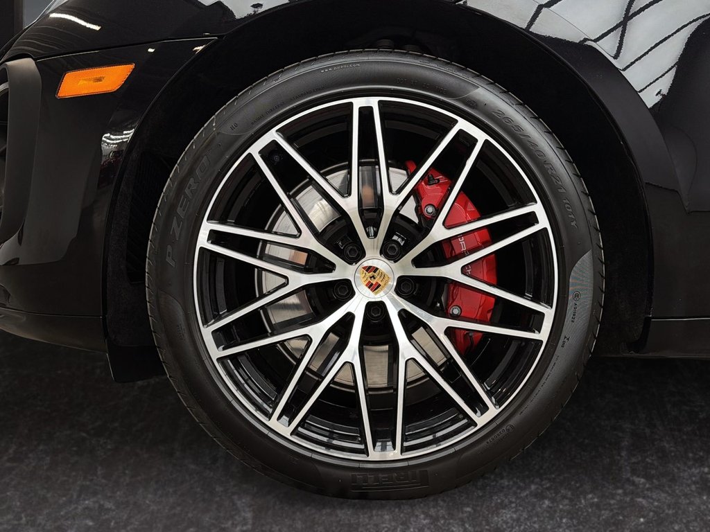 2024 Porsche Macan GTS in Laval, Quebec - 10 - w1024h768px