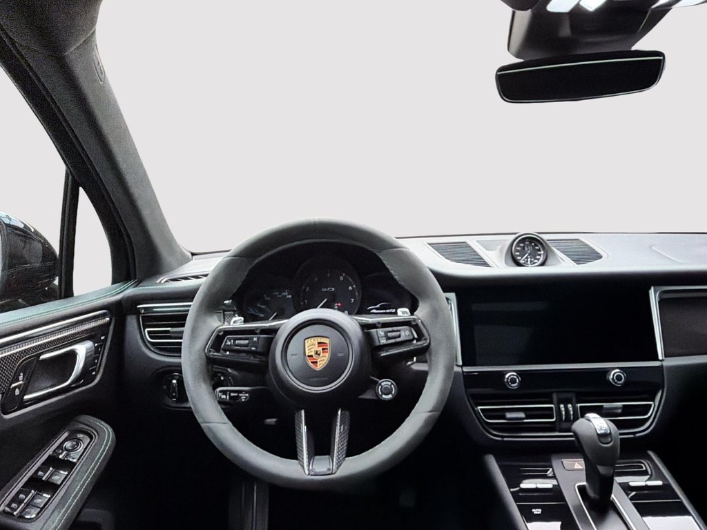 2024 Porsche Macan GTS in Laval, Quebec - 4 - w1024h768px