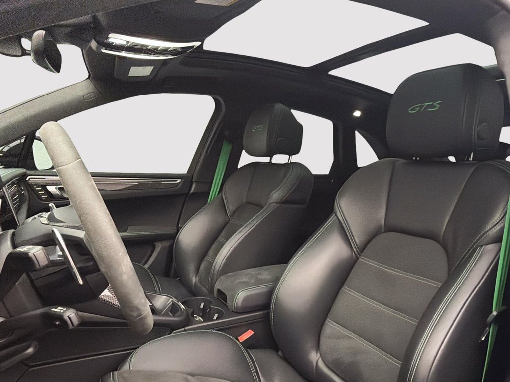 2024 Porsche Macan GTS in Laval, Quebec - 5 - w1024h768px
