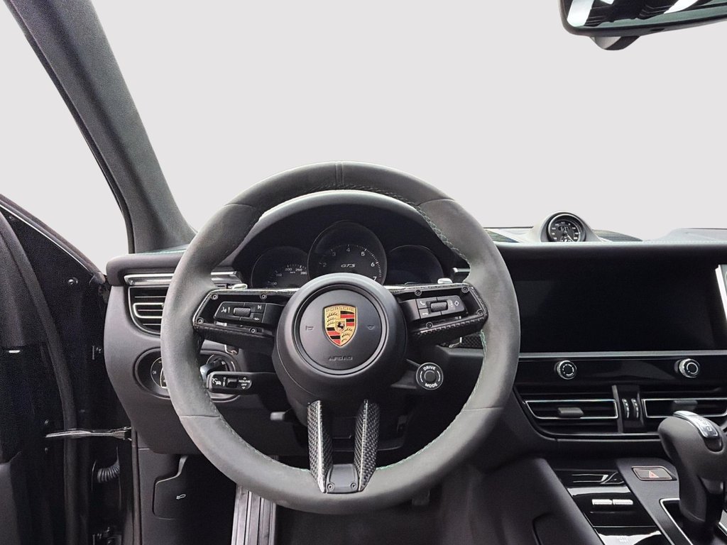 2024 Porsche Macan GTS in Laval, Quebec - 16 - w1024h768px