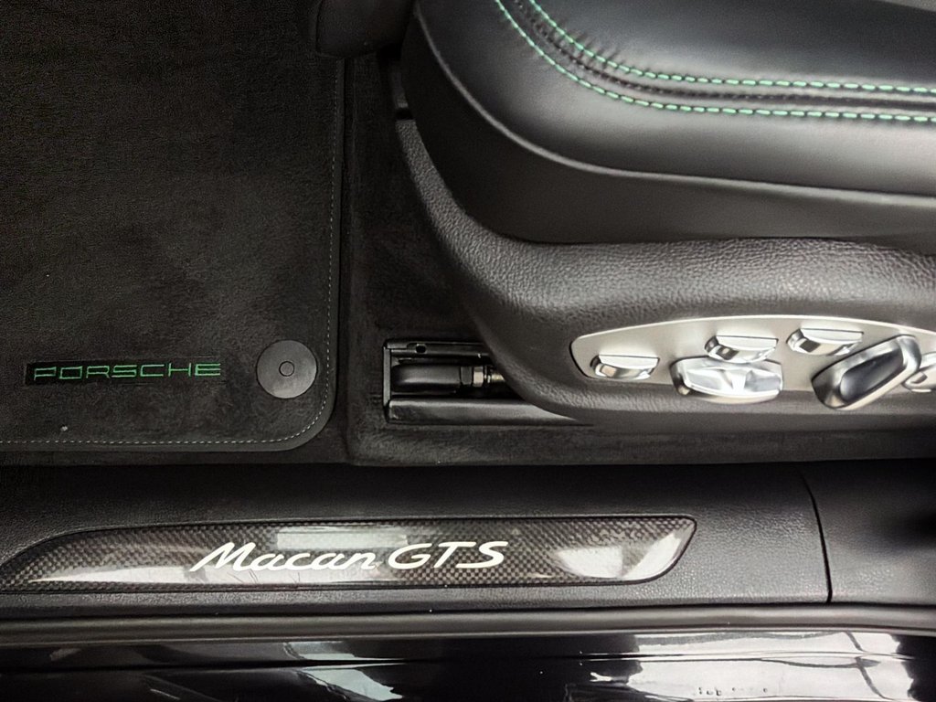 2024 Porsche Macan GTS in Laval, Quebec - 31 - w1024h768px