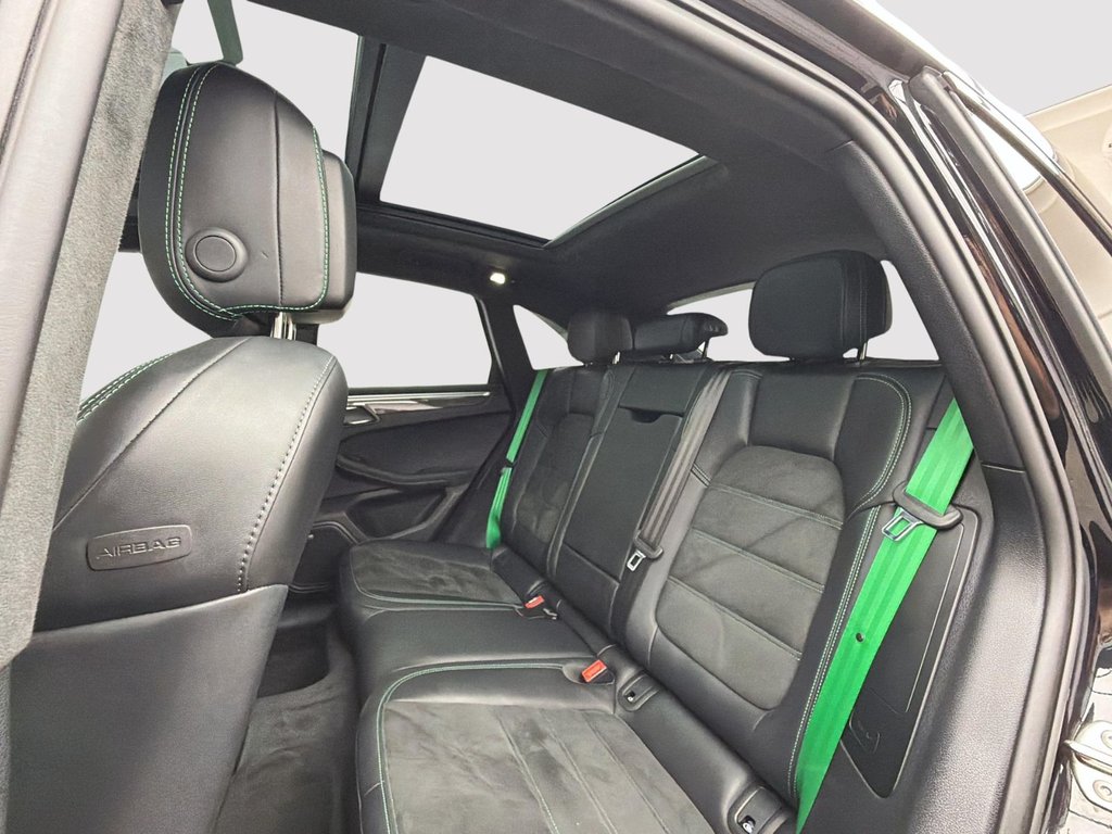 2024 Porsche Macan GTS in Laval, Quebec - 26 - w1024h768px