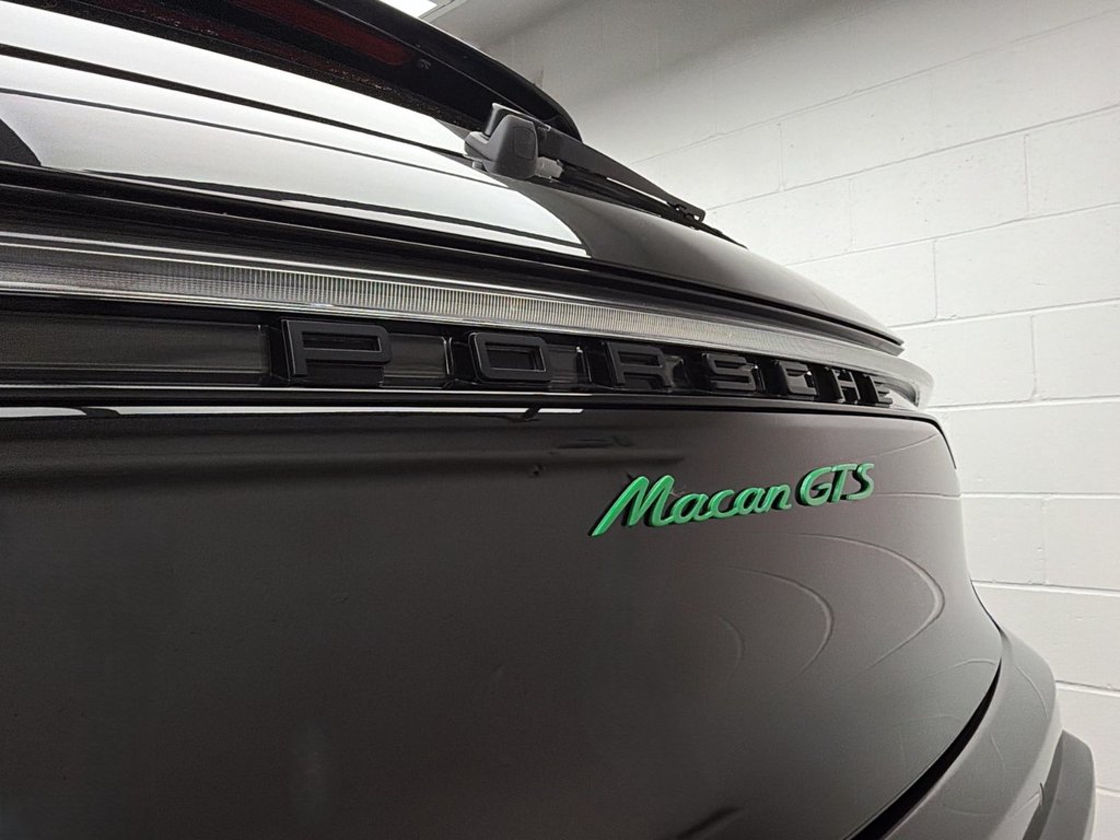 2024 Porsche Macan GTS in Laval, Quebec - 12 - w1024h768px