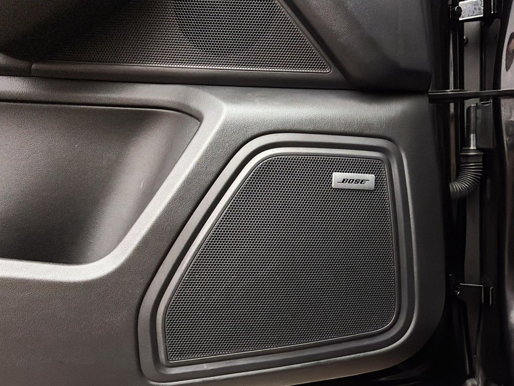 2024 Porsche Macan GTS in Laval, Quebec - 32 - w1024h768px