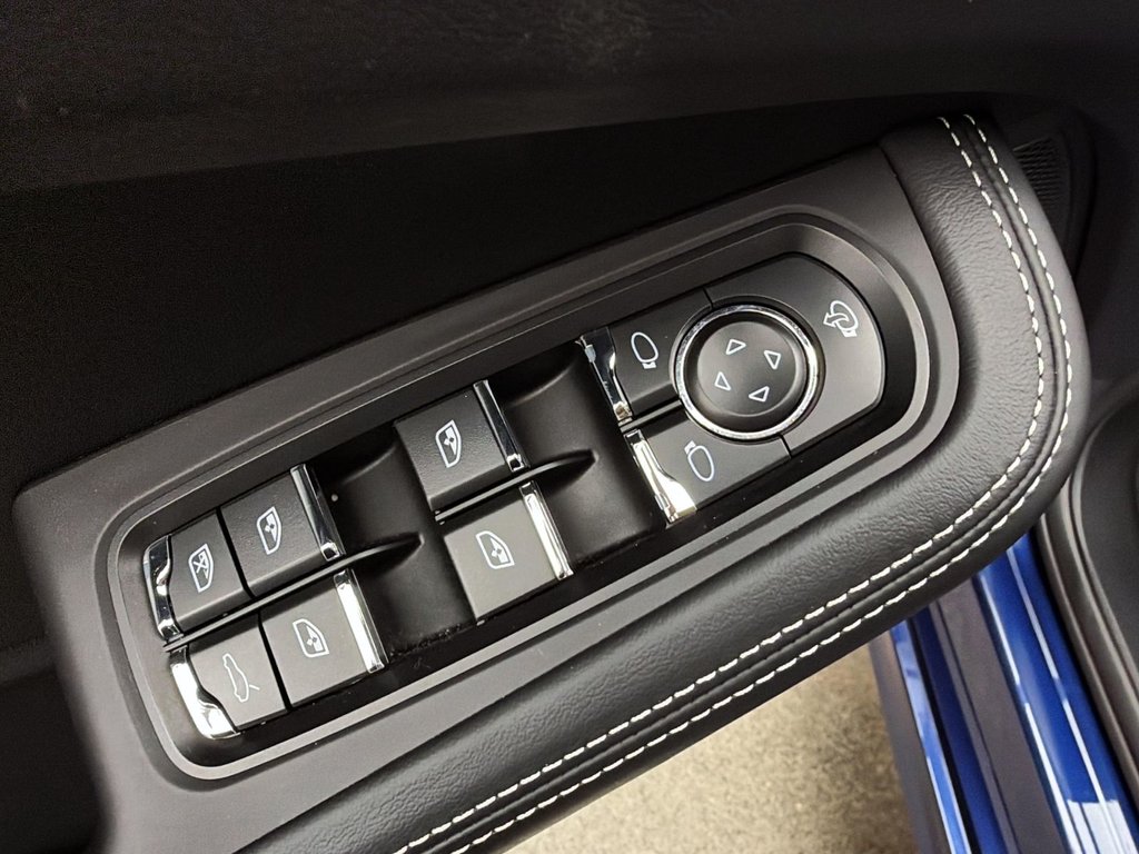 Porsche Macan GTS 2024 à Laval, Québec - 30 - w1024h768px
