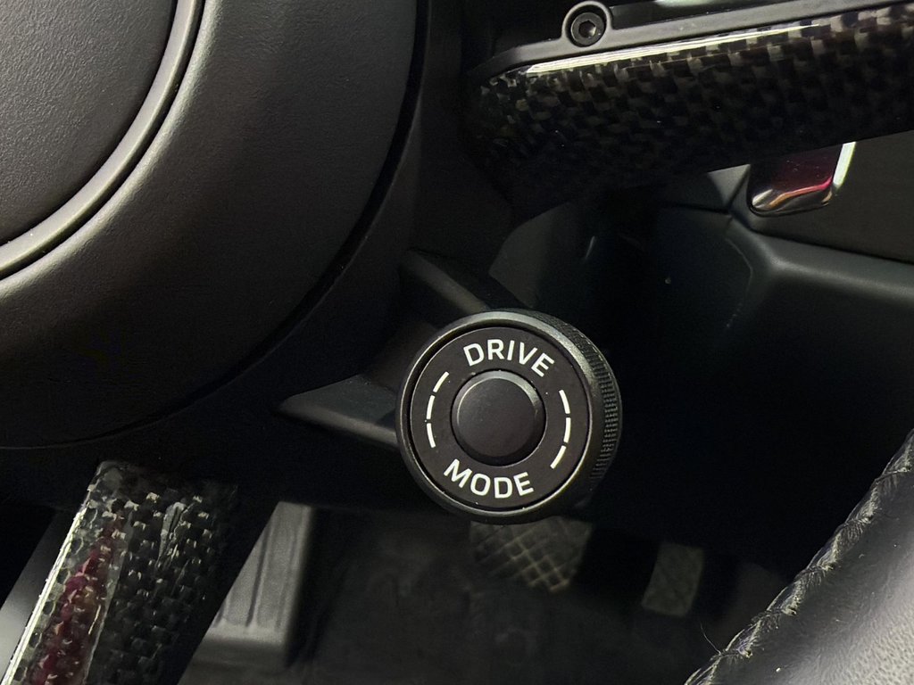 Porsche Macan GTS 2024 à Laval, Québec - 16 - w1024h768px