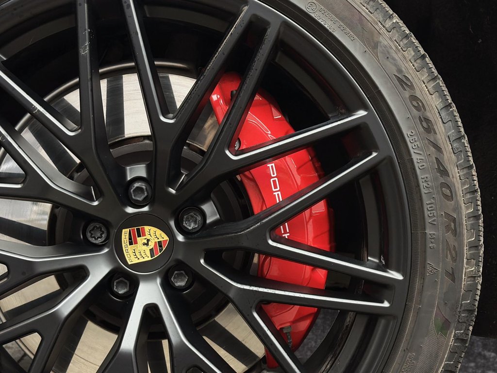 Porsche Macan GTS 2024 à Laval, Québec - 11 - w1024h768px