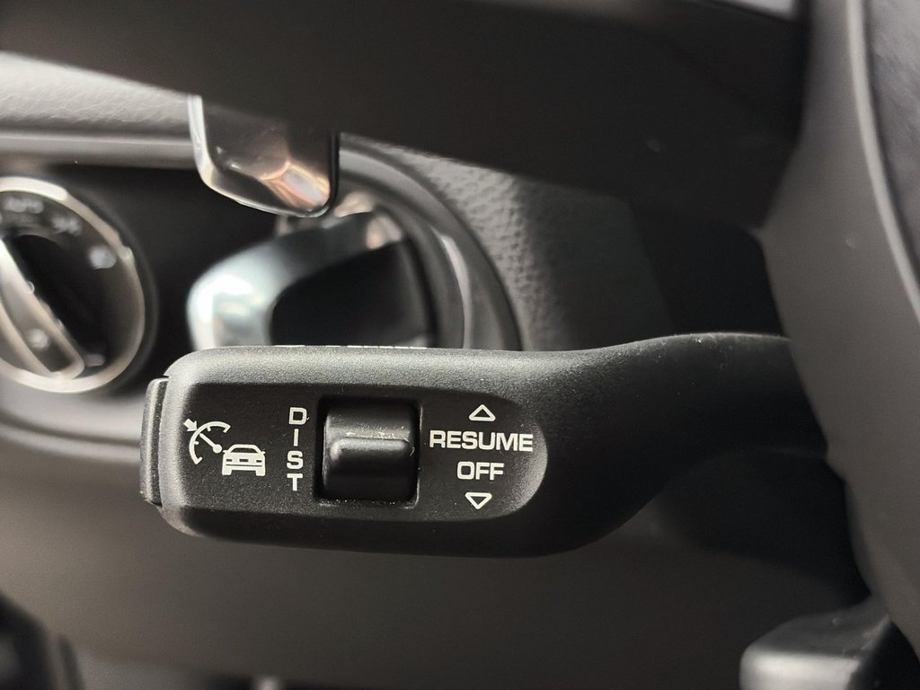 Porsche Macan  2024 à Laval, Québec - 16 - w1024h768px