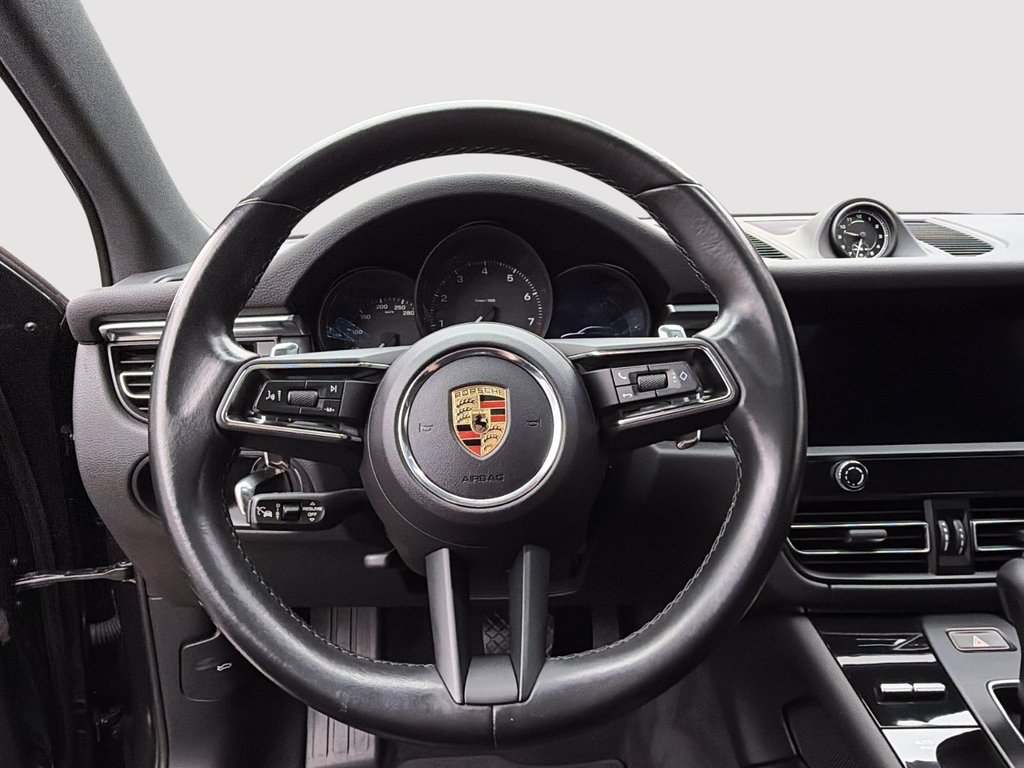 Porsche Macan  2024 à Laval, Québec - 15 - w1024h768px