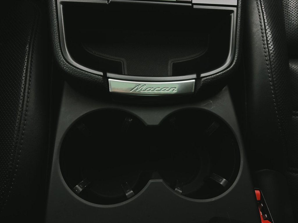 Porsche Macan  2024 à Laval, Québec - 23 - w1024h768px