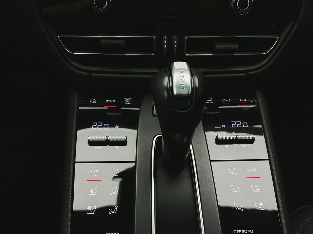 Porsche Macan  2024 à Laval, Québec - 19 - w1024h768px