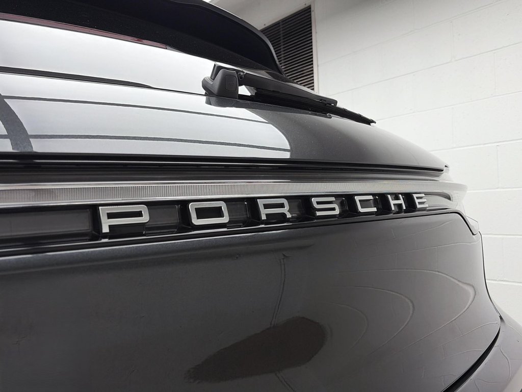 Porsche Macan  2024 à Laval, Québec - 11 - w1024h768px