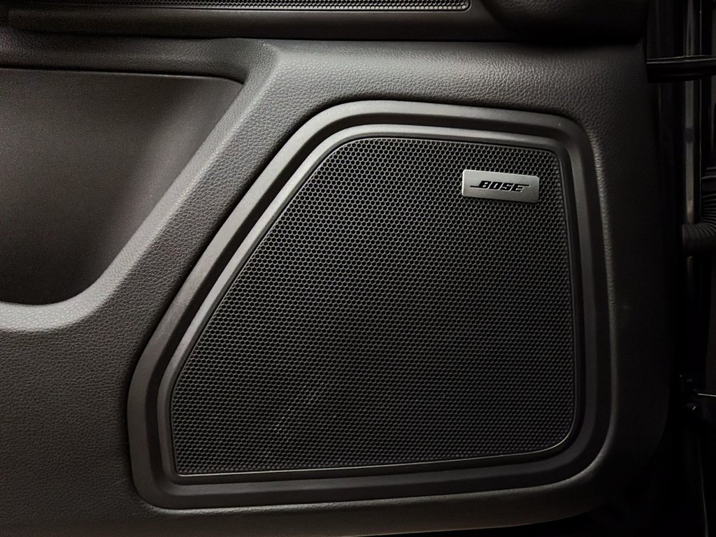 Porsche Macan  2024 à Laval, Québec - 30 - w1024h768px