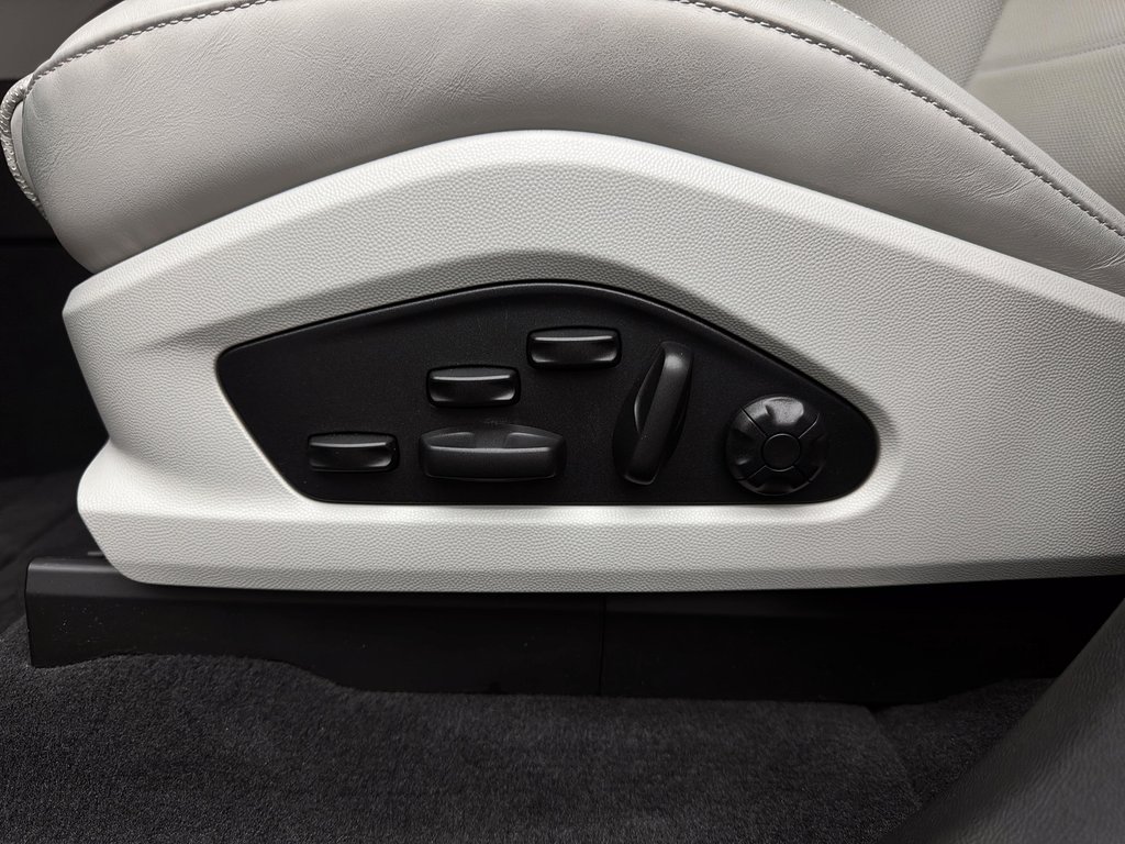 Porsche Macan Electric Turbo Premium Package 2025 à Laval, Québec - 26 - w1024h768px