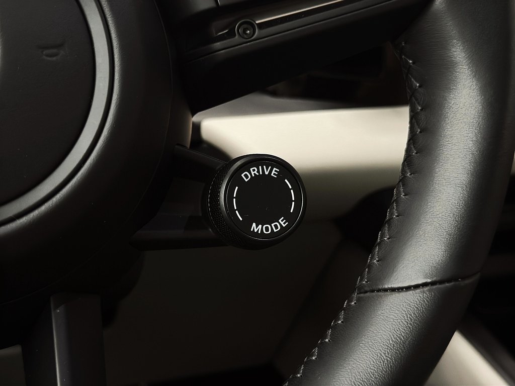 Porsche Macan Electric Turbo Premium Package 2025 à Laval, Québec - 18 - w1024h768px