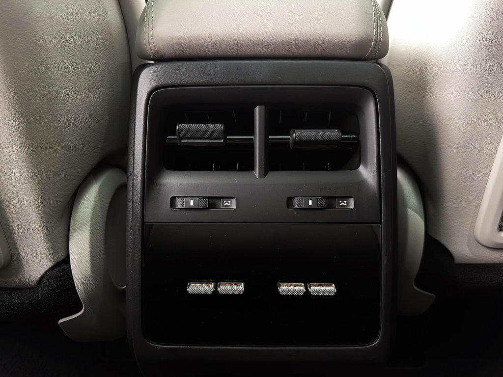 Porsche Macan Electric Turbo Premium Package 2025 à Laval, Québec - 28 - w1024h768px