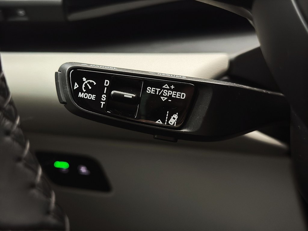 Porsche Macan Electric Turbo Premium Package 2025 à Laval, Québec - 19 - w1024h768px