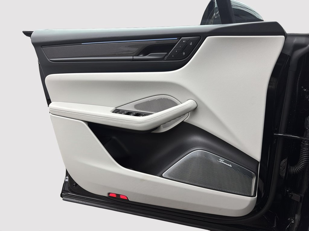 Porsche Macan Electric Turbo Premium Package 2025 à Laval, Québec - 29 - w1024h768px