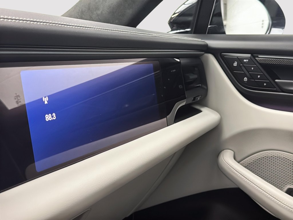 Porsche Macan Electric Turbo Premium Package 2025 à Laval, Québec - 23 - w1024h768px
