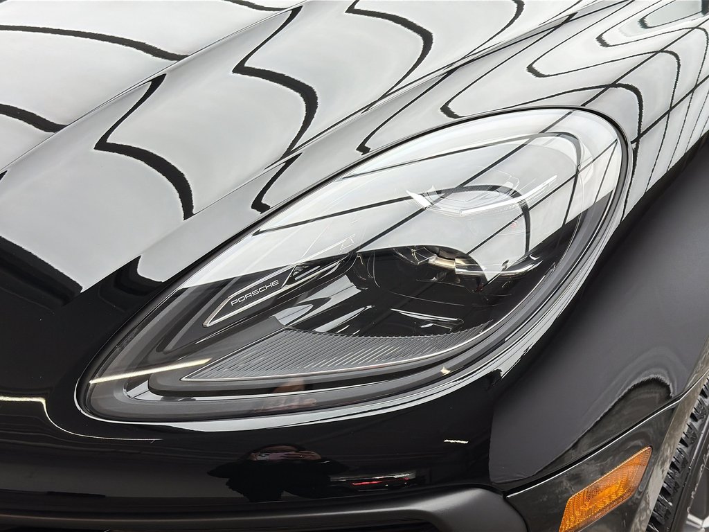 2025 Porsche Macan T AWD in Laval, Quebec - 11 - w1024h768px