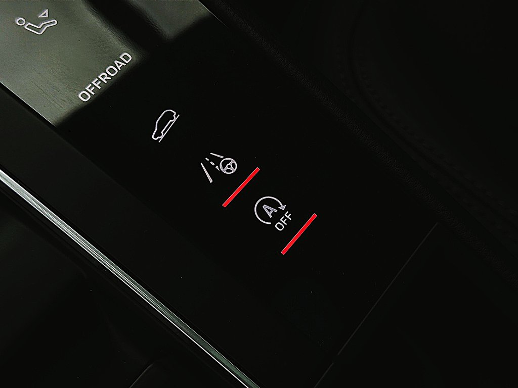 2025 Porsche Macan T AWD in Laval, Quebec - 23 - w1024h768px